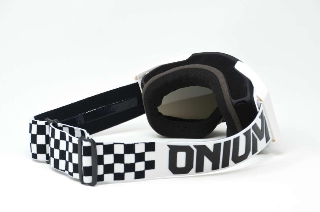 Holeshot - Chex - Onium Holeshot - Chex - Onium